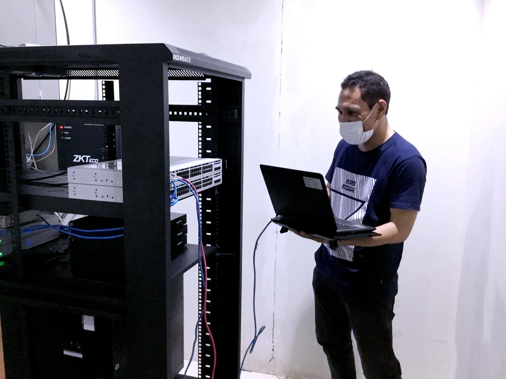 jasa pindah server dan perangkat it jakarta - penguian perangkat