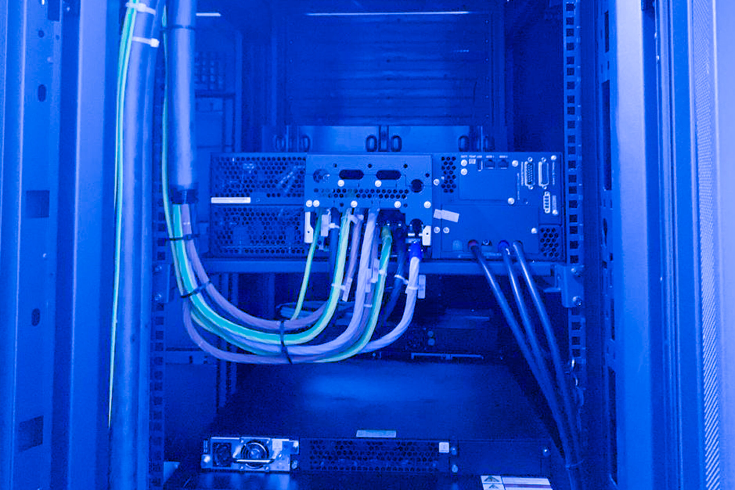 instalasi ups ruang server & data center profesional